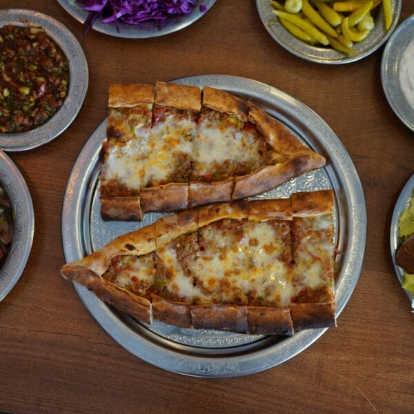 Kaşarlı Pide